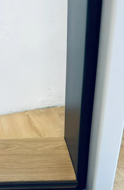 Zárubeň — boční pohled