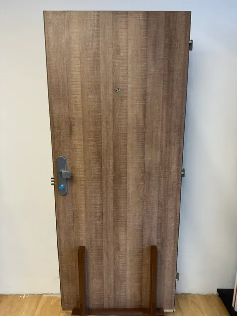 MASTERDOOR AD RC2 — celkový pohled na dveře vleže