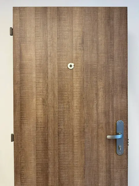 MASTERDOOR AD RC2 — vnitřní strana s klikou