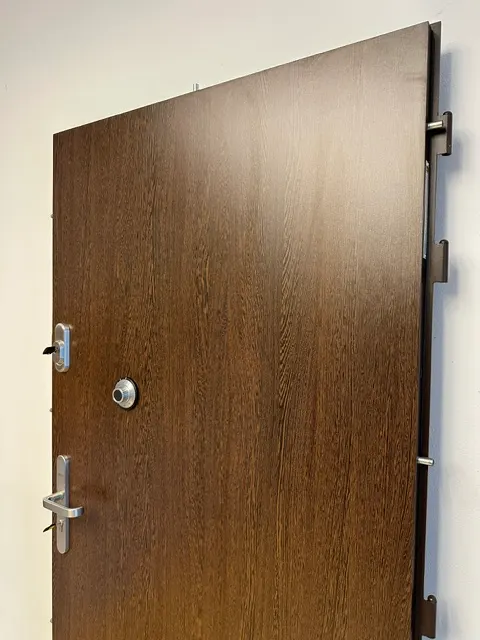 RC3 ABLOY — detail závěsu